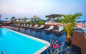 City River Hotel